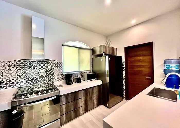 Modern Luxury 2br 2ba Near Mamitas Club Apartamento Playa del Carmen